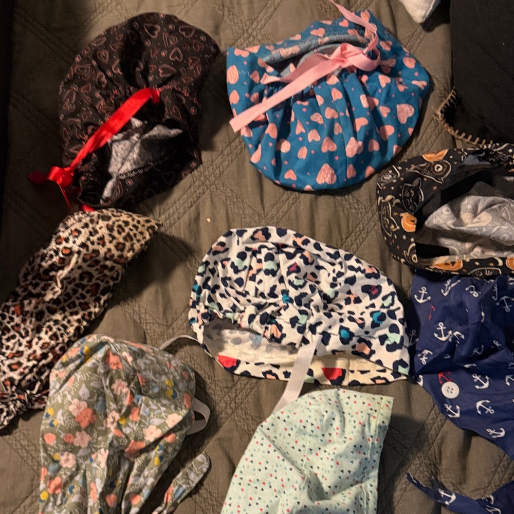 9 Scrub Caps
